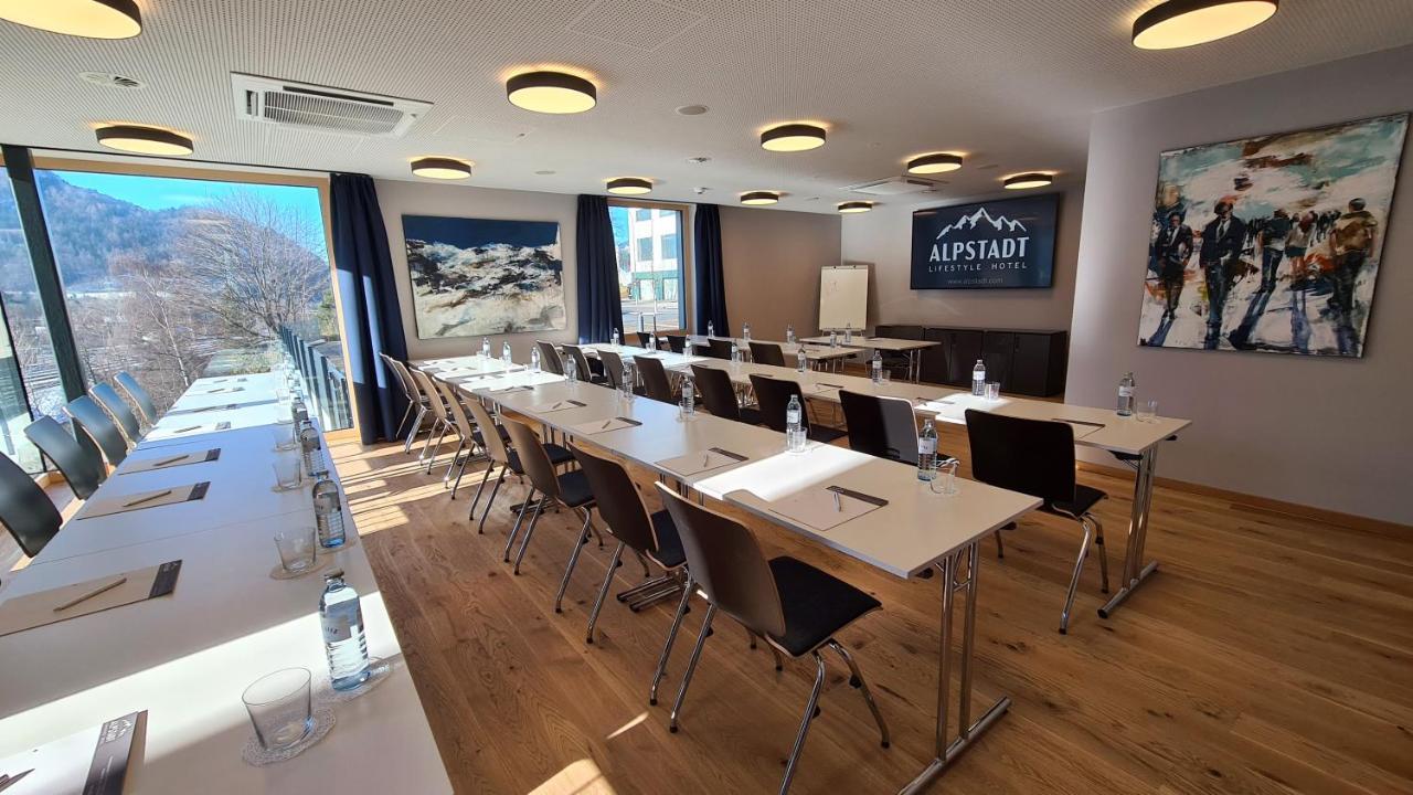 Alpstadt Lifestyle Hotel บลูเดนซ์ ภายนอก รูปภาพ