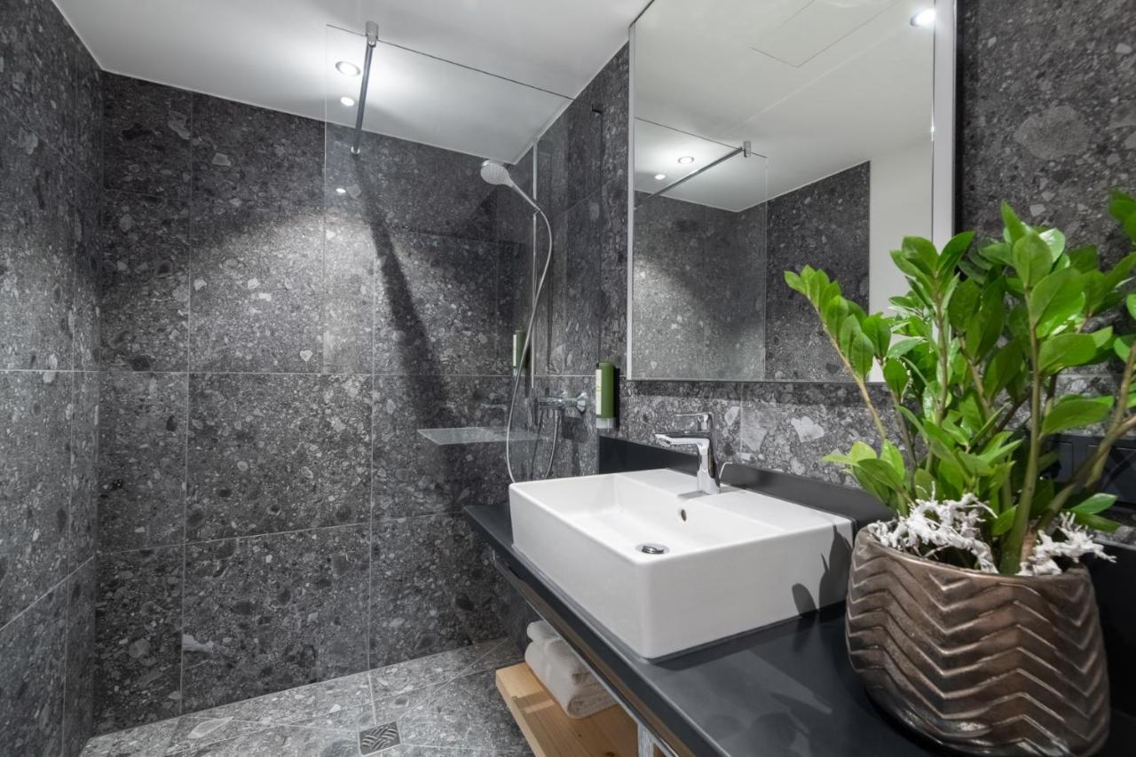 Alpstadt Lifestyle Hotel บลูเดนซ์ ภายนอก รูปภาพ