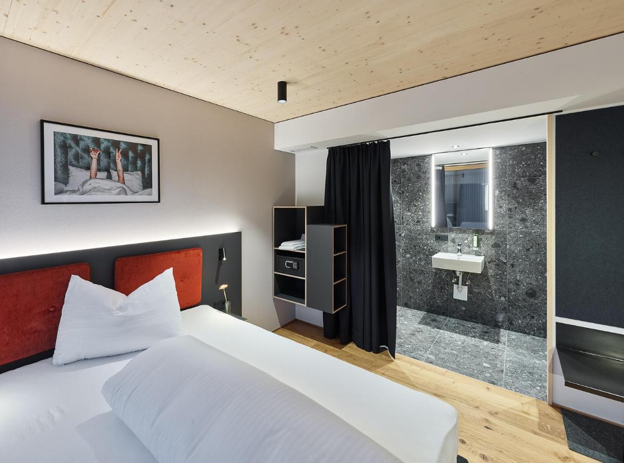 Alpstadt Lifestyle Hotel บลูเดนซ์ ภายนอก รูปภาพ